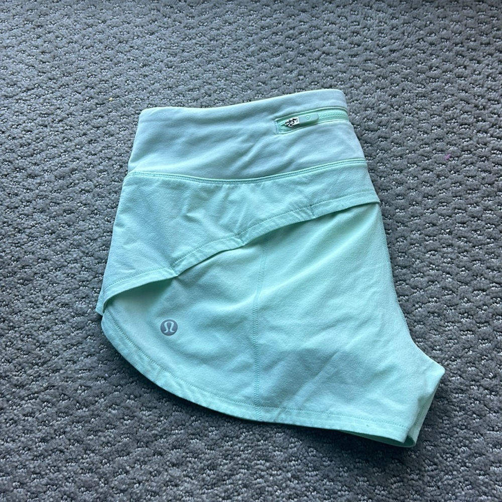 lululemon speed up shorts in “mint moment”💚💚